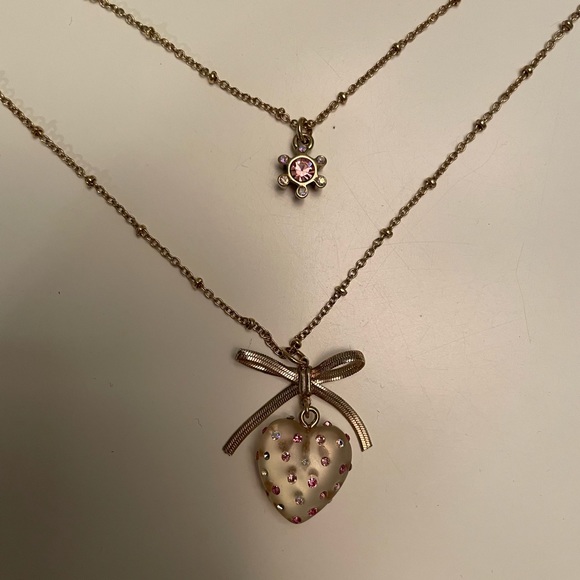 Betsy Johnson Necklace - Picture 3 of 3